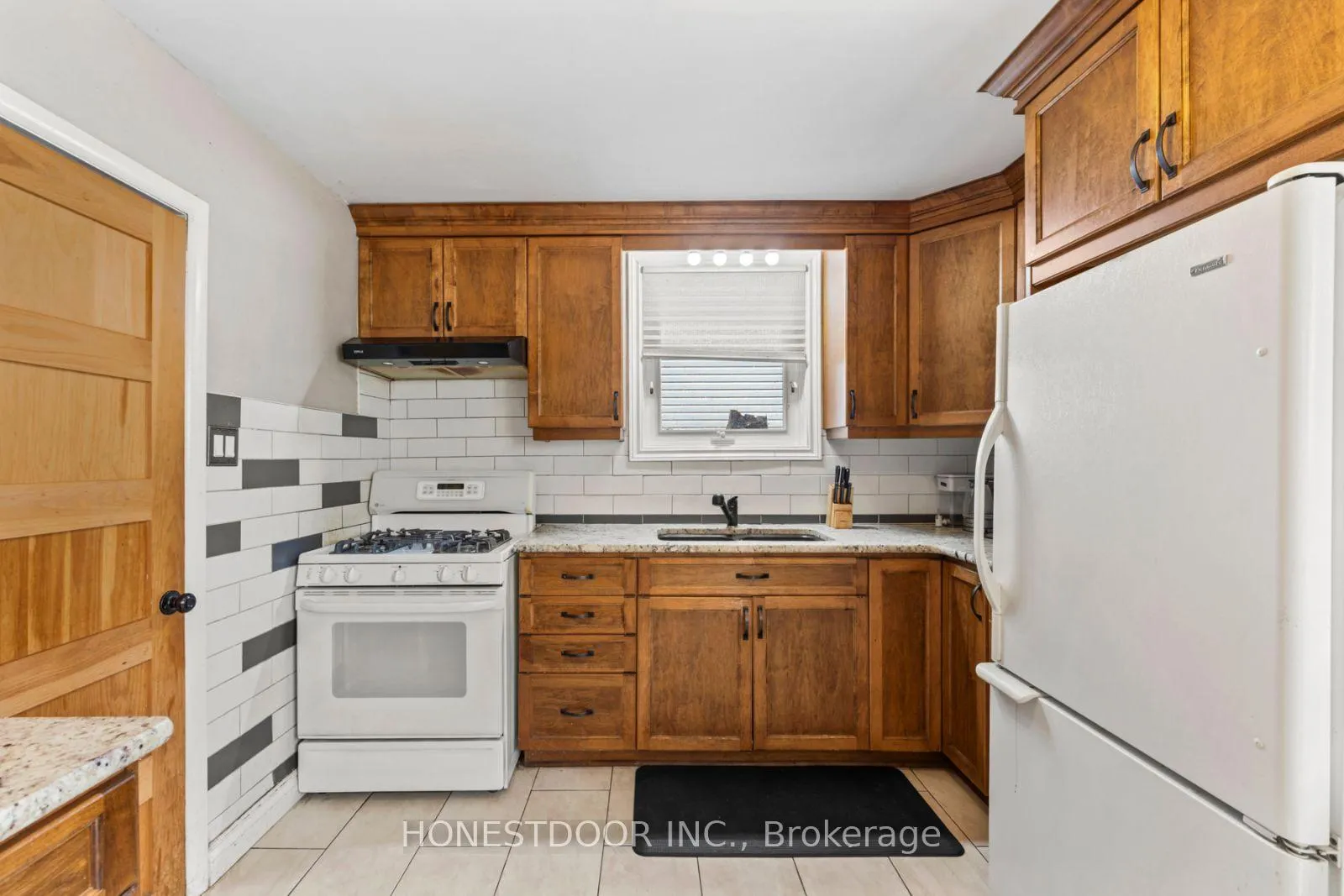 Photo 45 of 172 Casterton Avenue, Kingston, Central City West — HOMEH