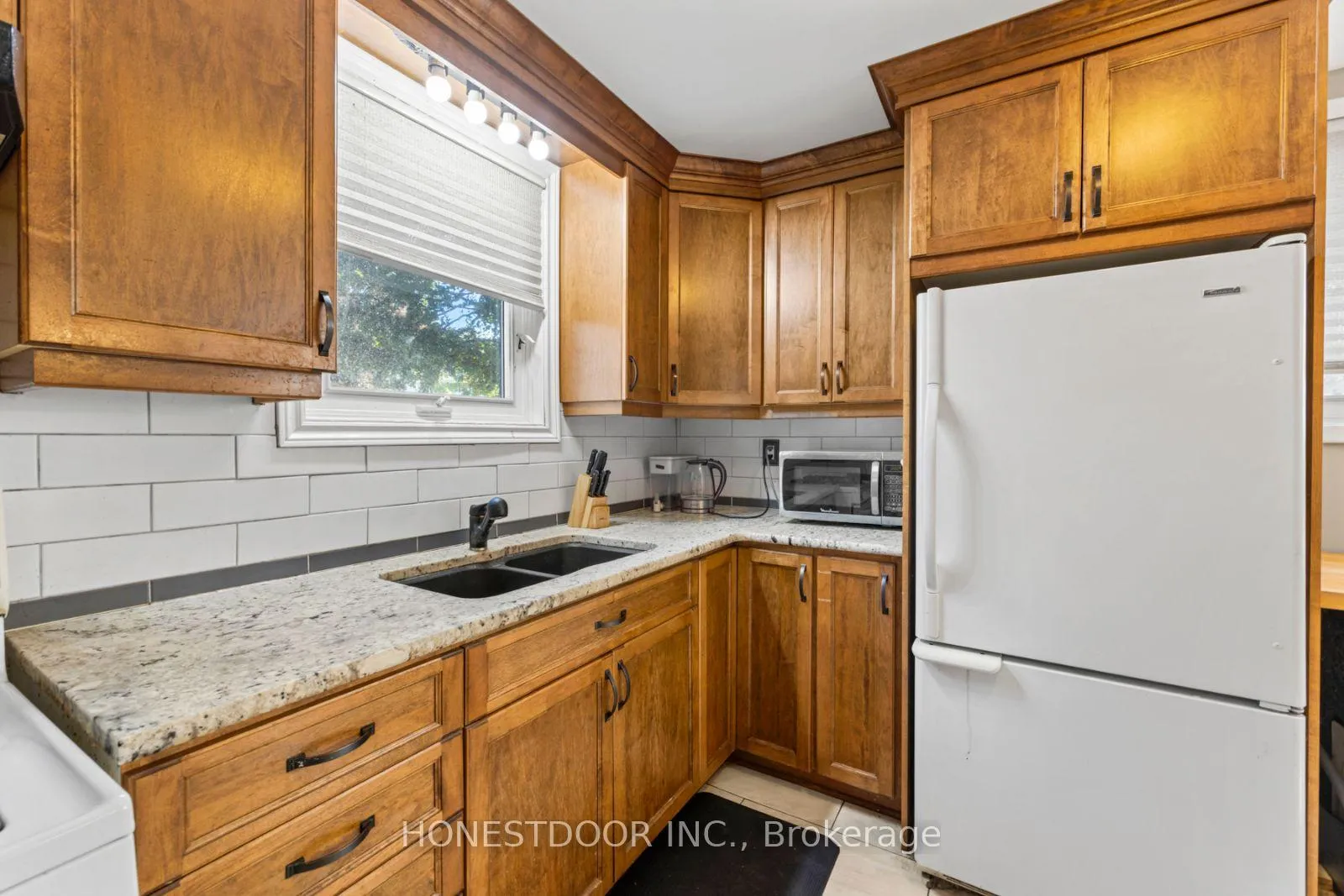Photo 46 of 172 Casterton Avenue, Kingston, Central City West — HOMEH