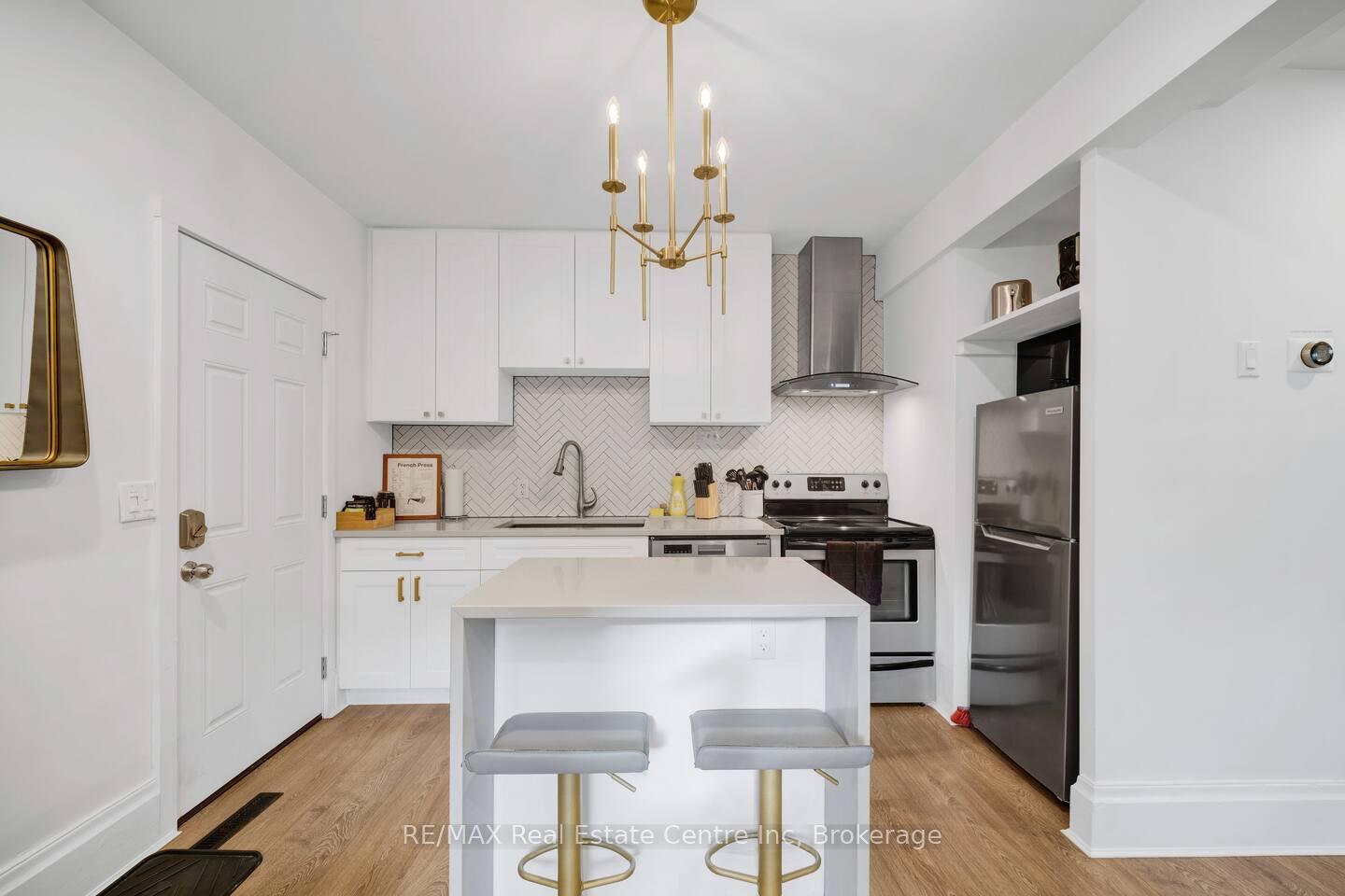 Photo 3 of 11 Mansion Street, Kitchener — HOMEH