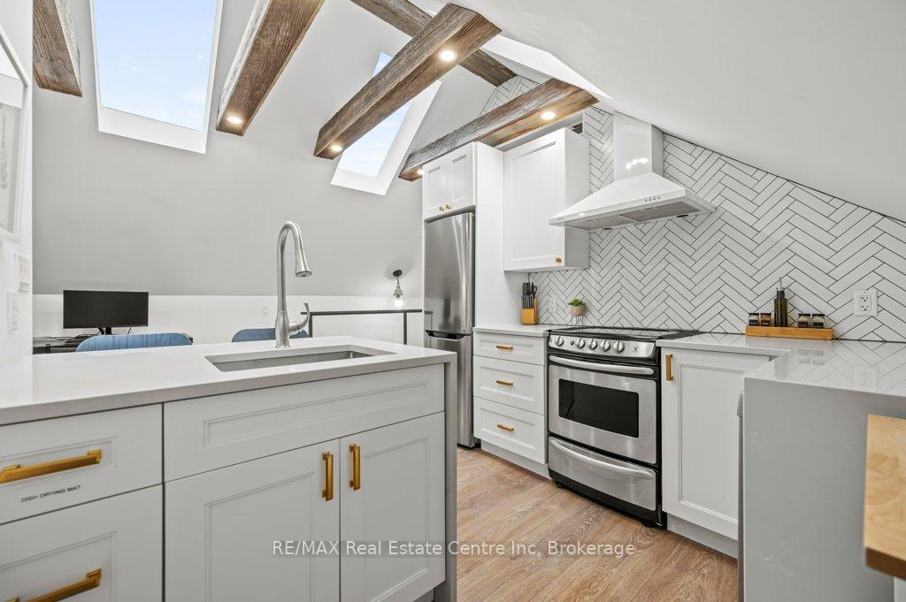 Photo 19 of 11 Mansion Street, Kitchener — HOMEH