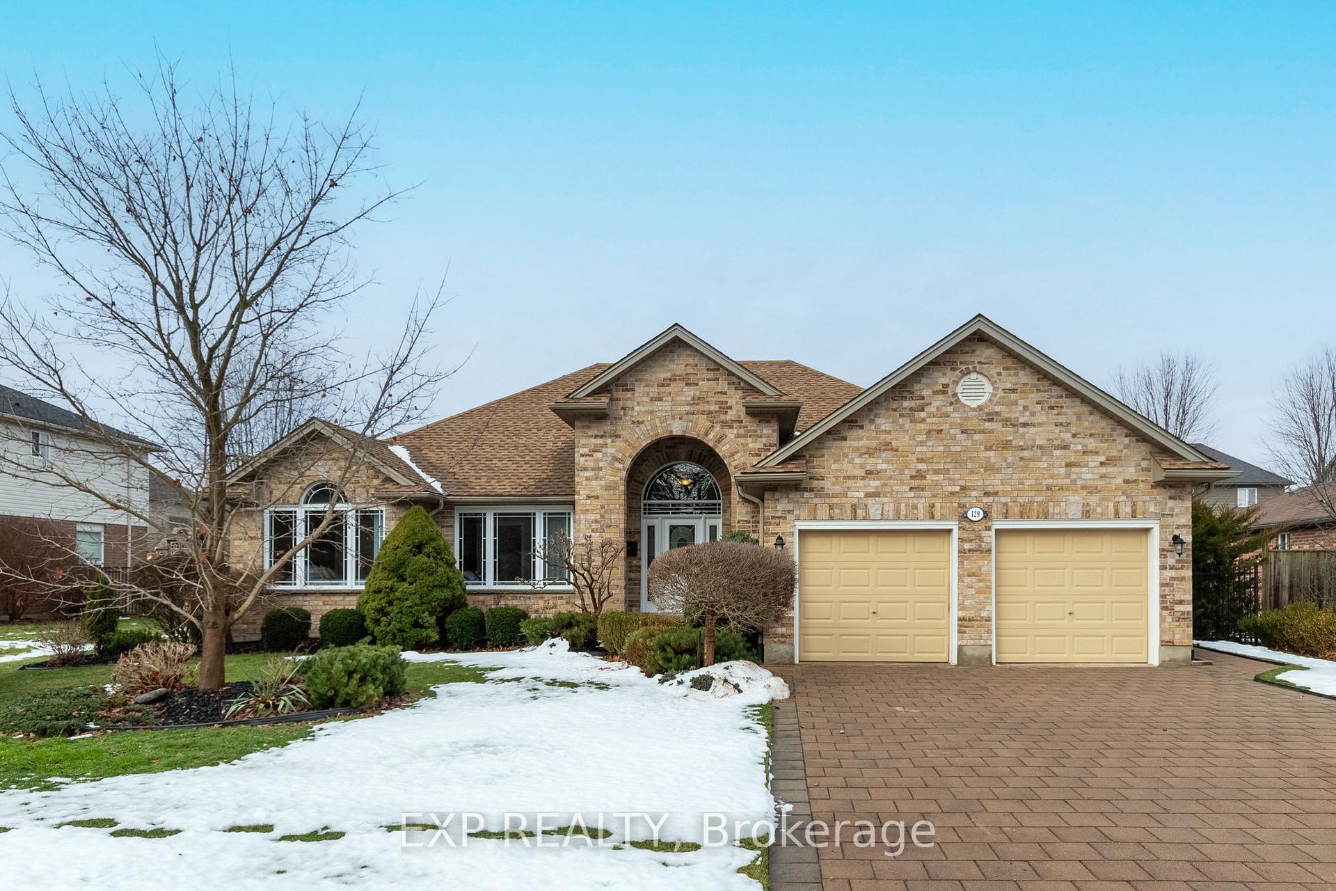 Photo 2 of 129 Simcoe Avenue, Middlesex Centre, Komoka — HOMEH
