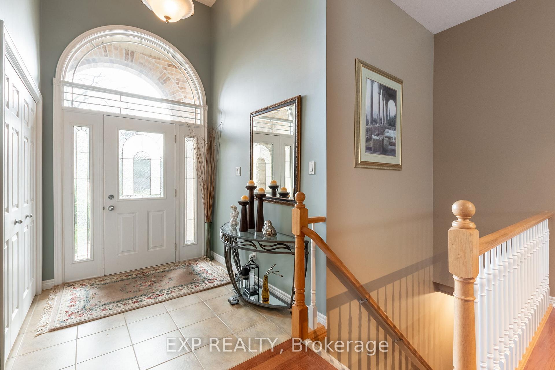 Photo 3 of 129 Simcoe Avenue, Middlesex Centre, Komoka — HOMEH