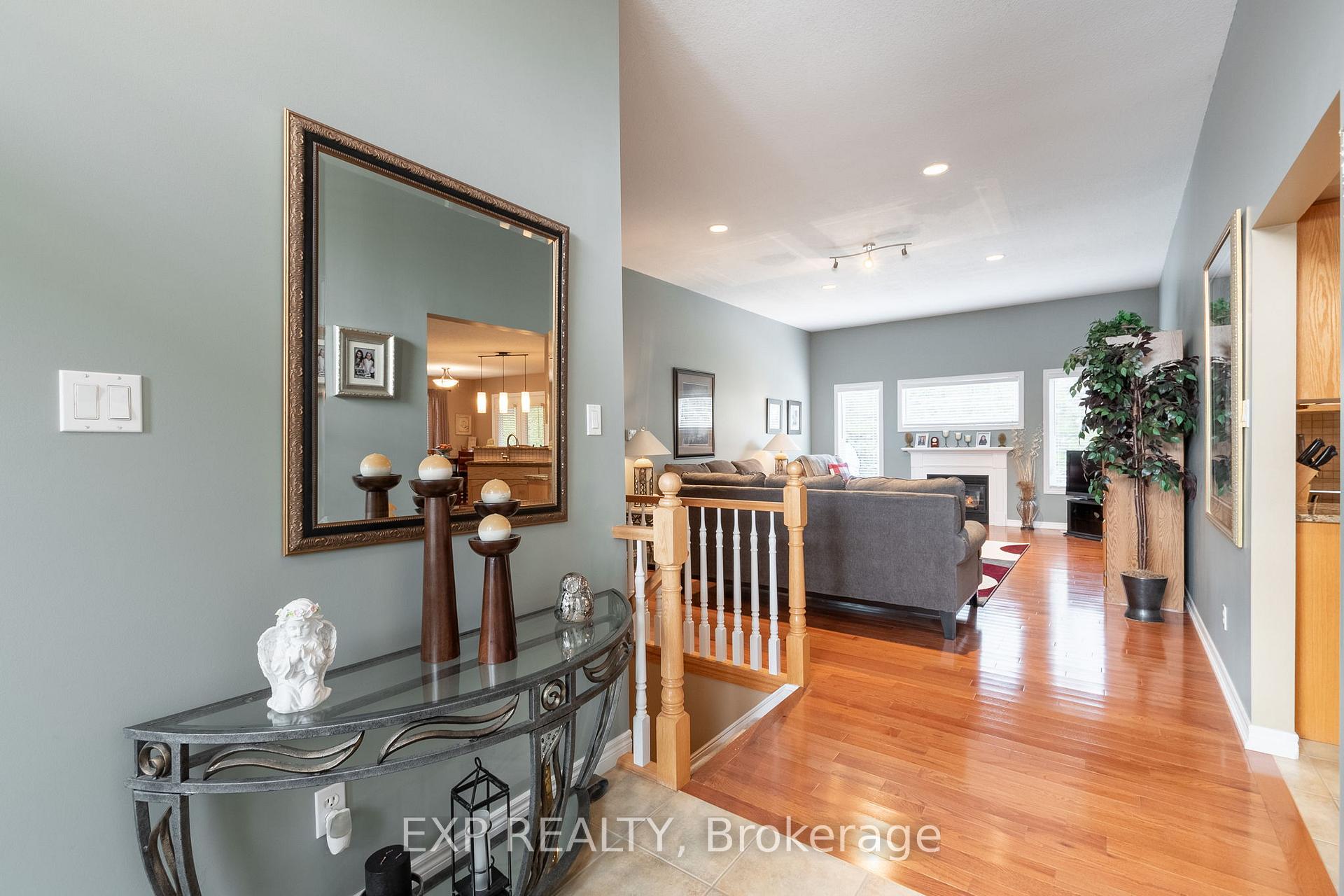 Photo 4 of 129 Simcoe Avenue, Middlesex Centre, Komoka — HOMEH