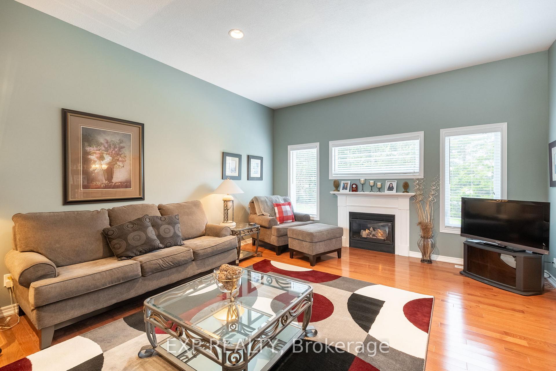 Photo 5 of 129 Simcoe Avenue, Middlesex Centre, Komoka — HOMEH