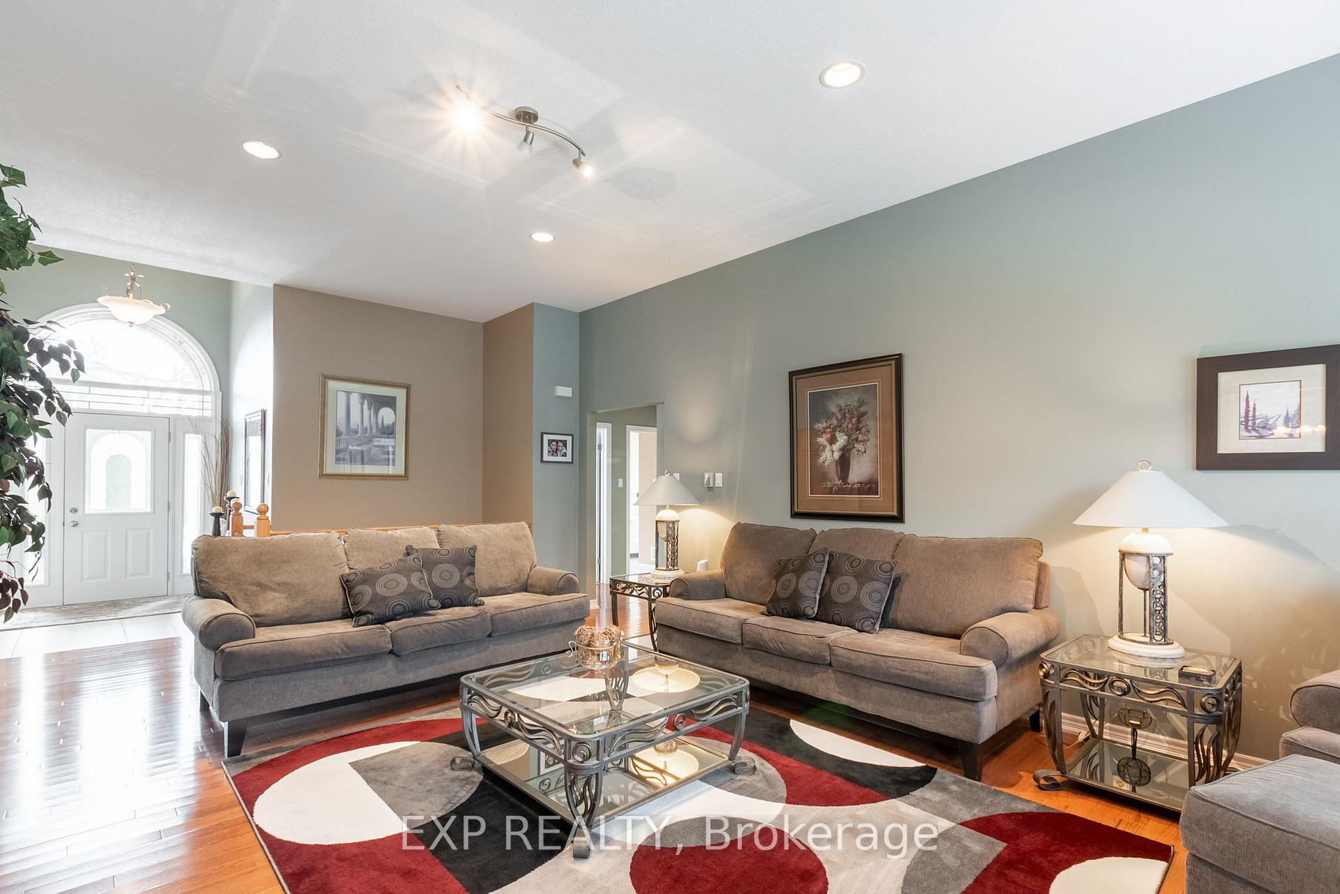 Photo 6 of 129 Simcoe Avenue, Middlesex Centre, Komoka — HOMEH