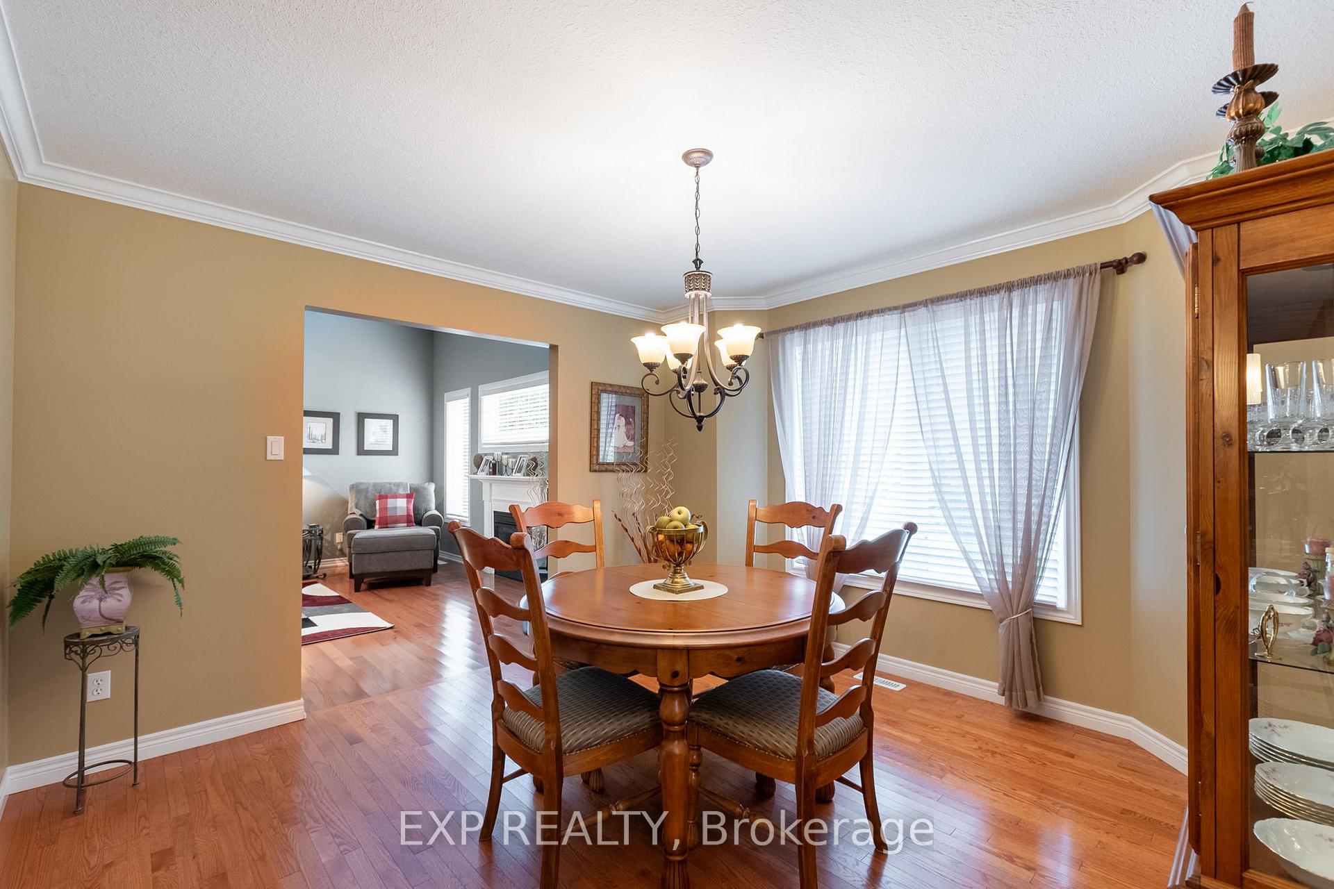Photo 12 of 129 Simcoe Avenue, Middlesex Centre, Komoka — HOMEH