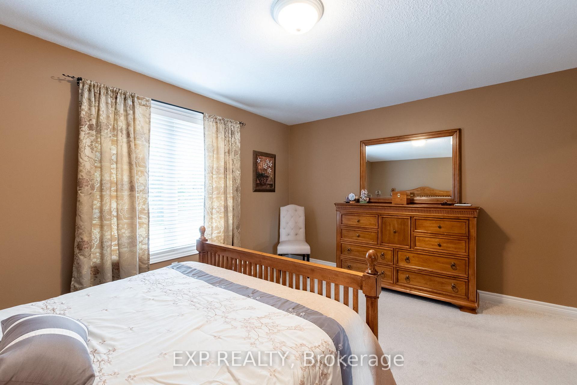 Photo 15 of 129 Simcoe Avenue, Middlesex Centre, Komoka — HOMEH