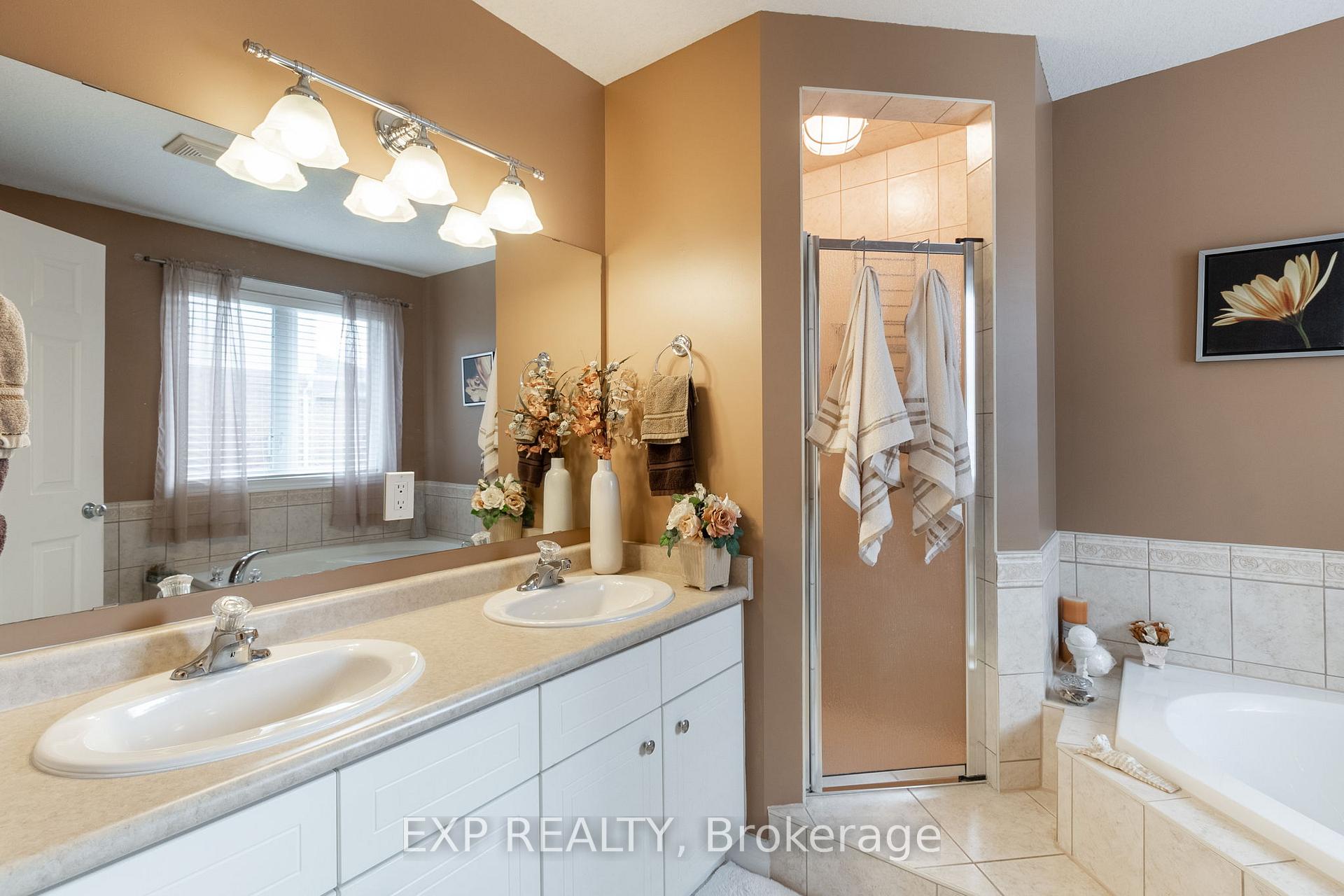 Photo 16 of 129 Simcoe Avenue, Middlesex Centre, Komoka — HOMEH