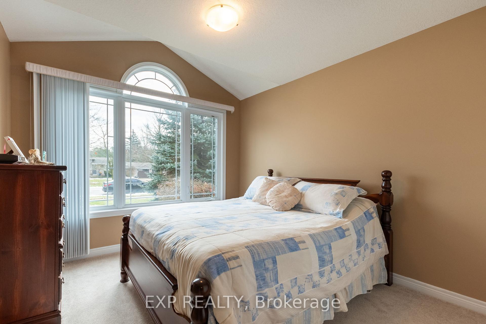 Photo 19 of 129 Simcoe Avenue, Middlesex Centre, Komoka — HOMEH