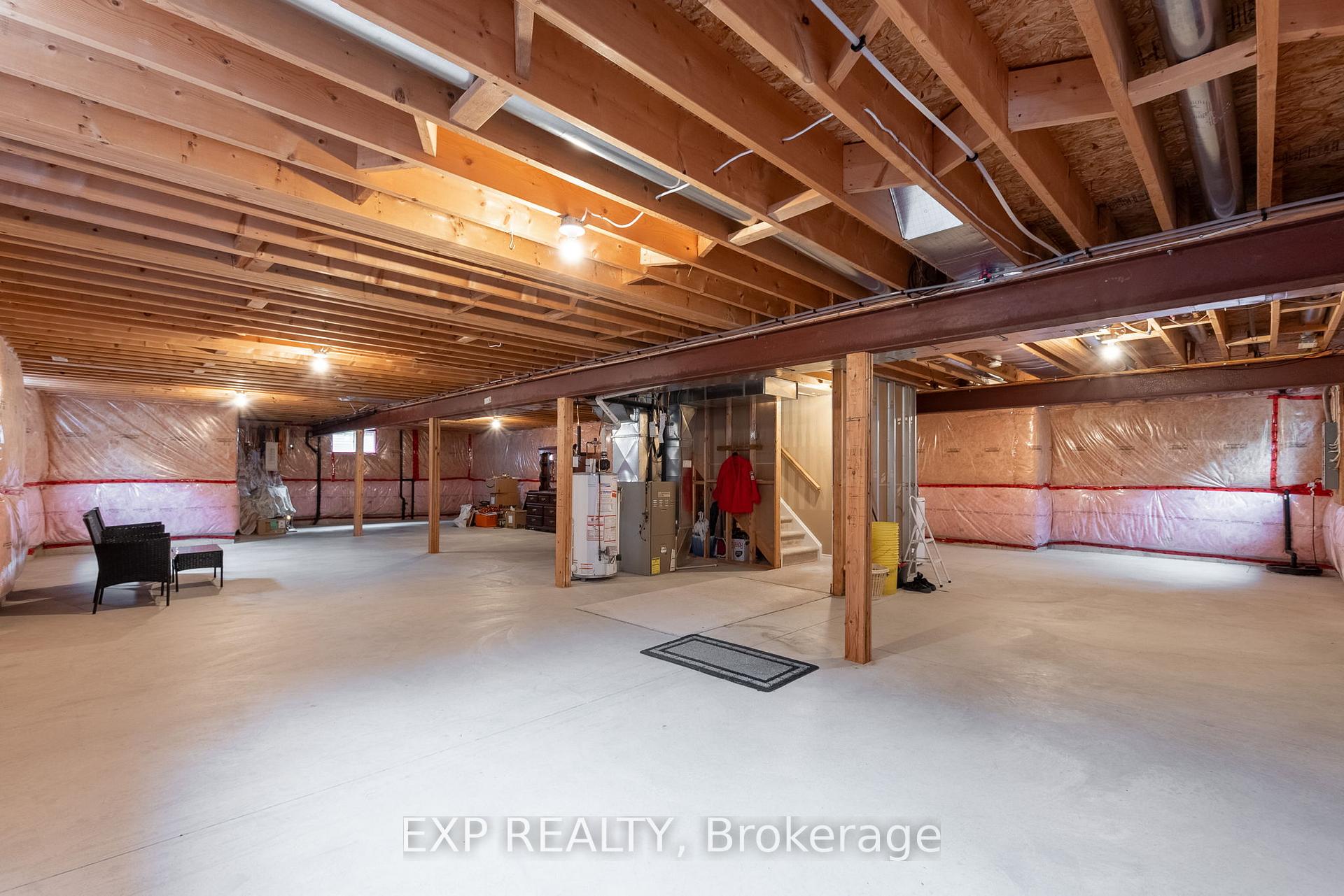 Photo 20 of 129 Simcoe Avenue, Middlesex Centre, Komoka — HOMEH