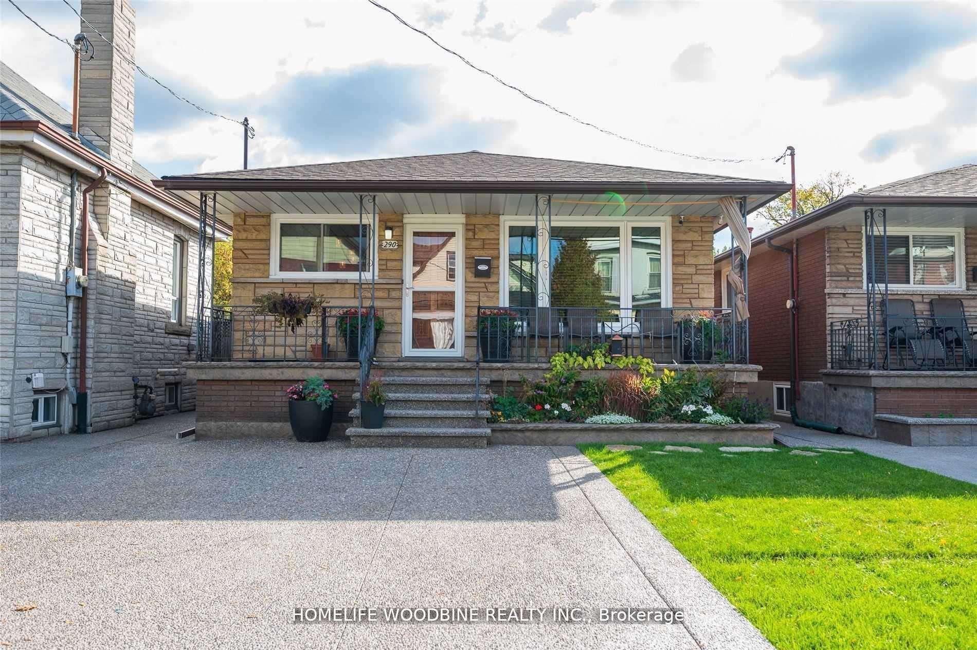 Front of 290 Balmoral Avenue N