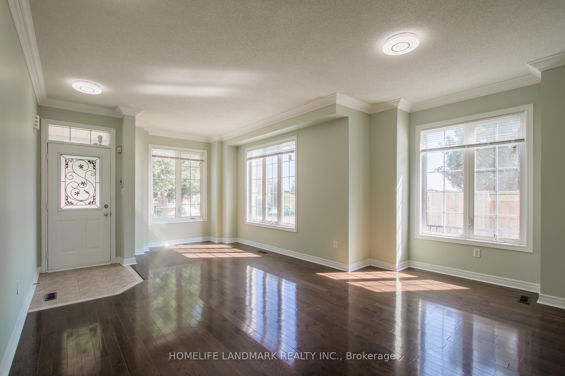 Photo 6 of Unit (Main), 58 Pillar Rock Crescent, Markham, Victoria Manor-Jennings Gate — HOMEH