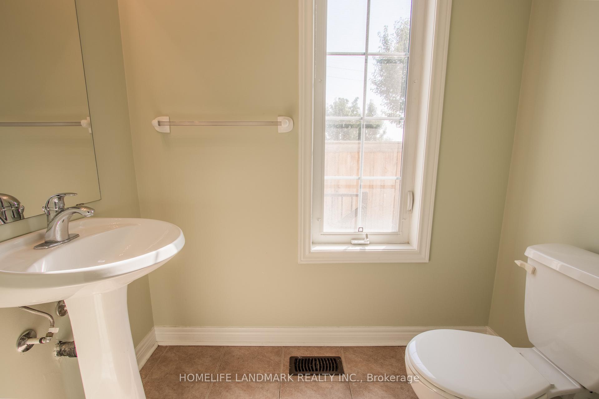 Photo 16 of Unit (Main), 58 Pillar Rock Crescent, Markham, Victoria Manor-Jennings Gate — HOMEH