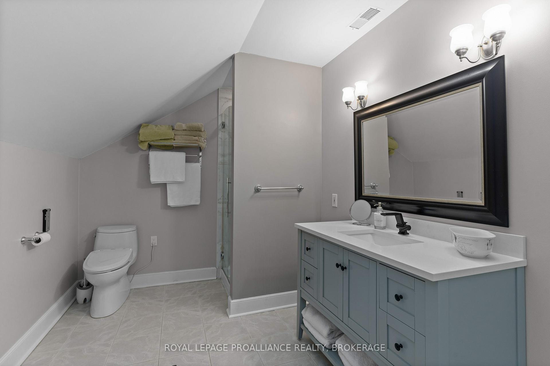 Photo 32 of 222 Green Bay Road, Kingston, Kingston East (Incl Barret Crt) — HOMEH