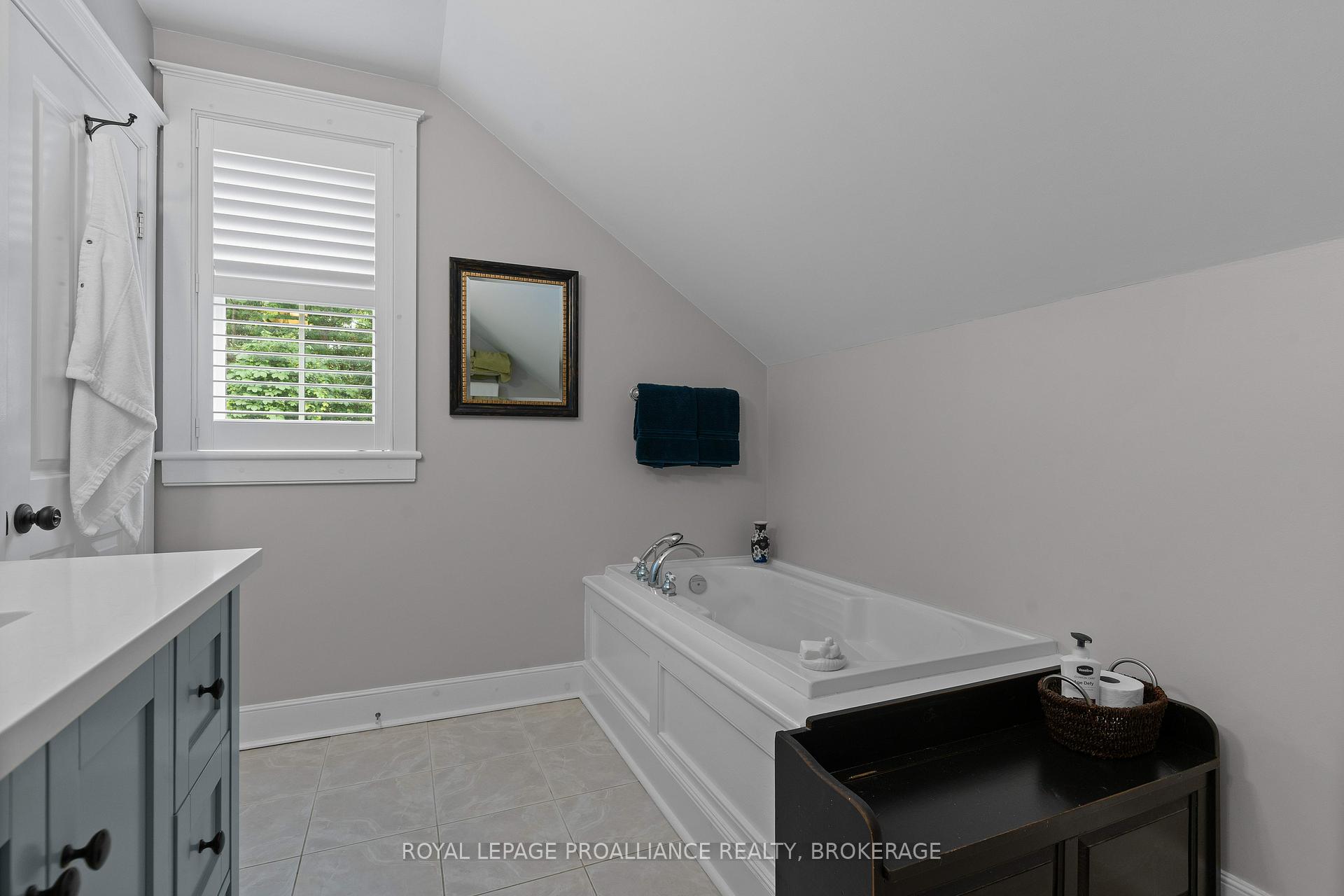 Photo 33 of 222 Green Bay Road, Kingston, Kingston East (Incl Barret Crt) — HOMEH