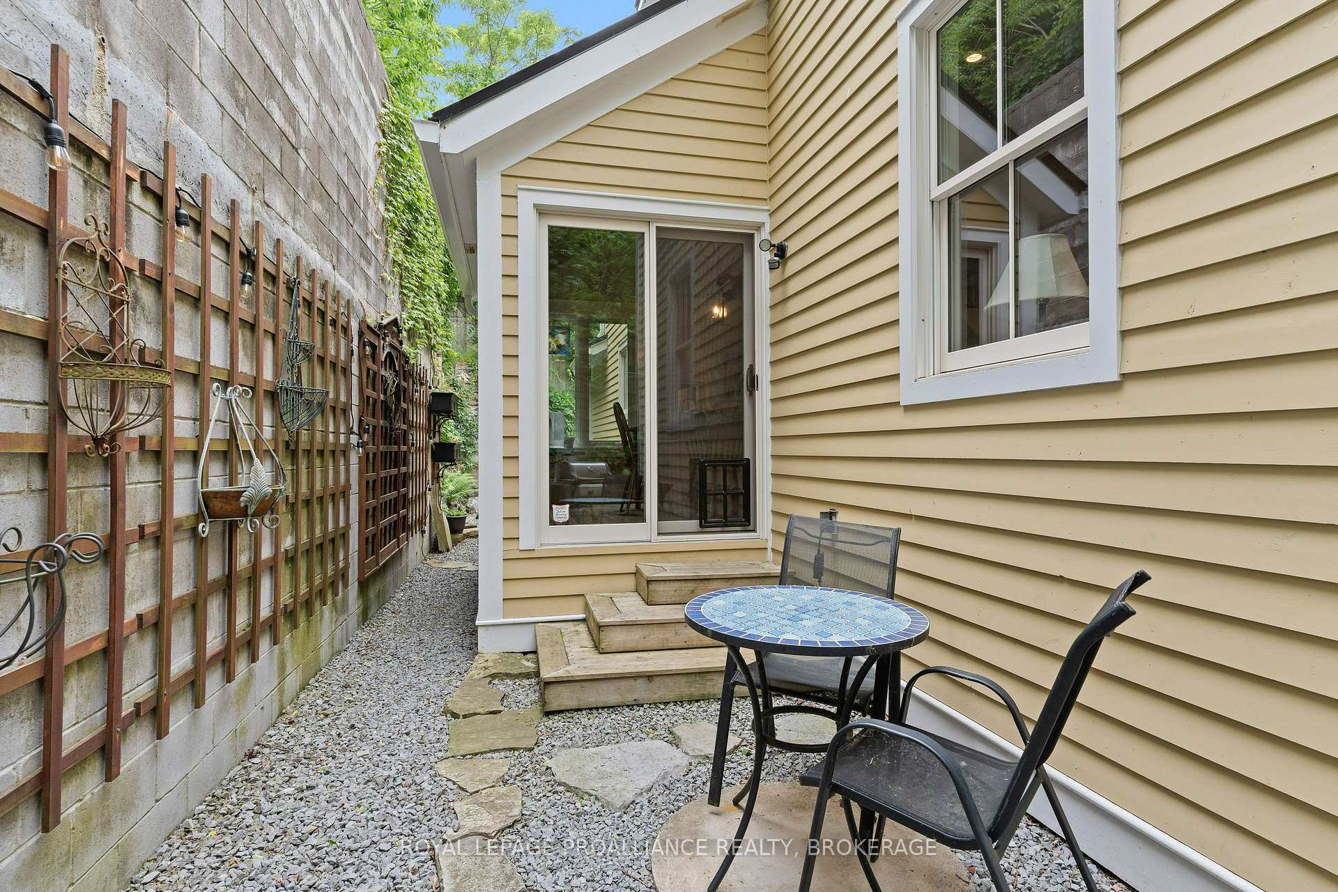 Photo 43 of 222 Green Bay Road, Kingston, Kingston East (Incl Barret Crt) — HOMEH