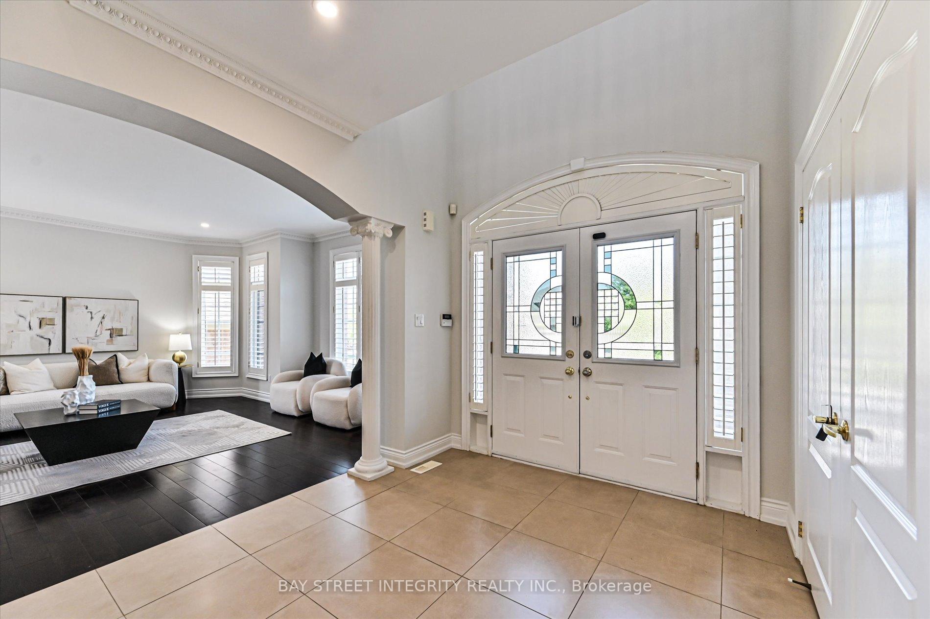 Photo 2 of 124 Spring Blossom Crescent, Markham, Cachet — HOMEH