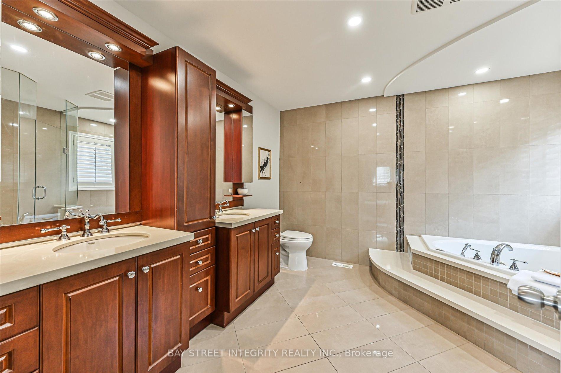 Photo 23 of 124 Spring Blossom Crescent, Markham, Cachet — HOMEH