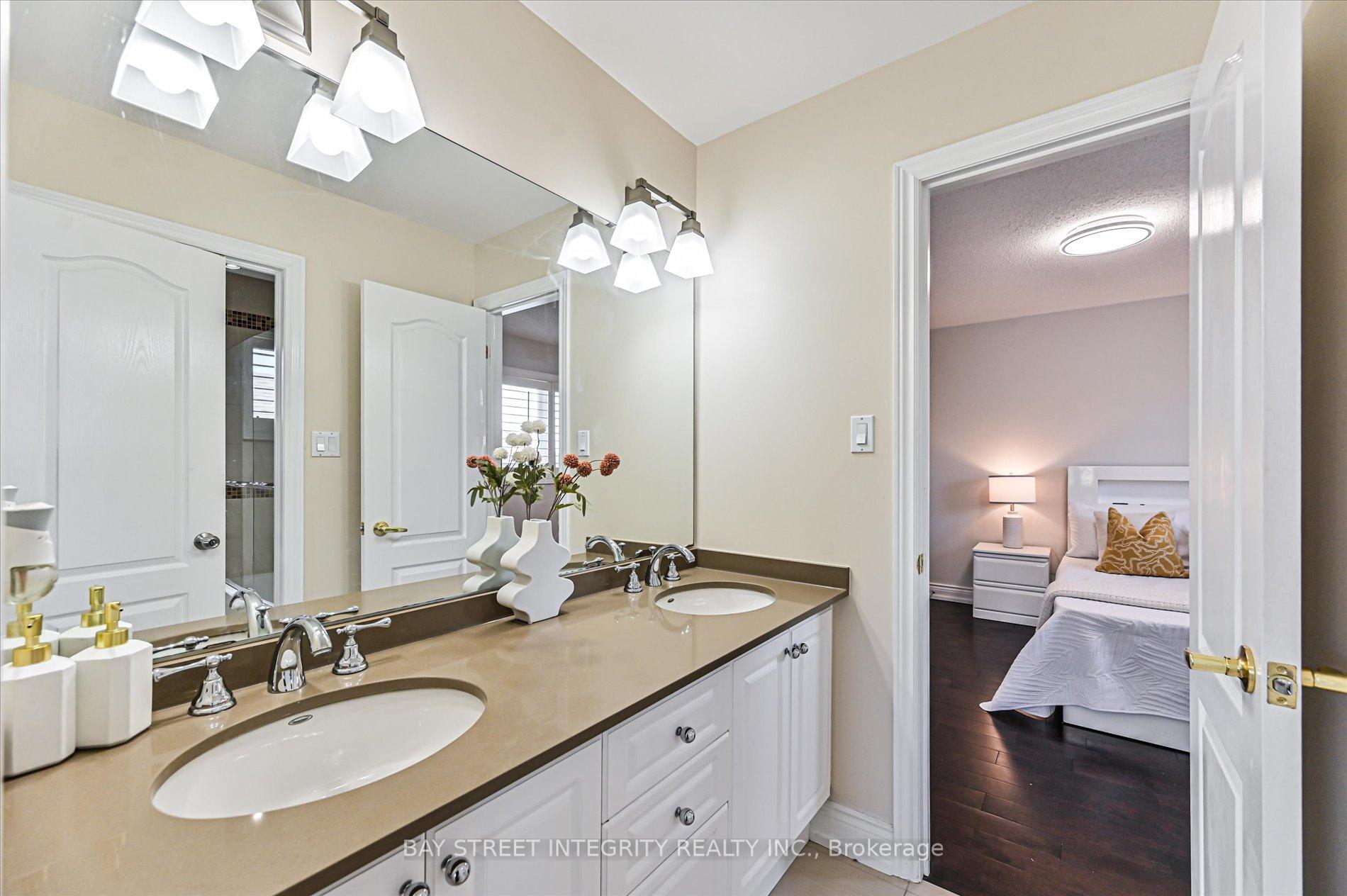 Photo 30 of 124 Spring Blossom Crescent, Markham, Cachet — HOMEH