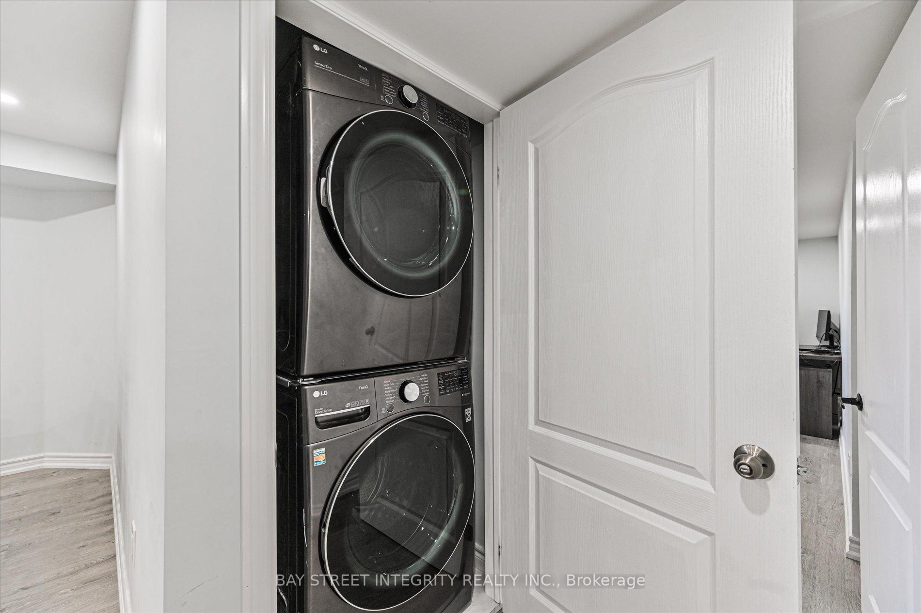 Photo 32 of 124 Spring Blossom Crescent, Markham, Cachet — HOMEH