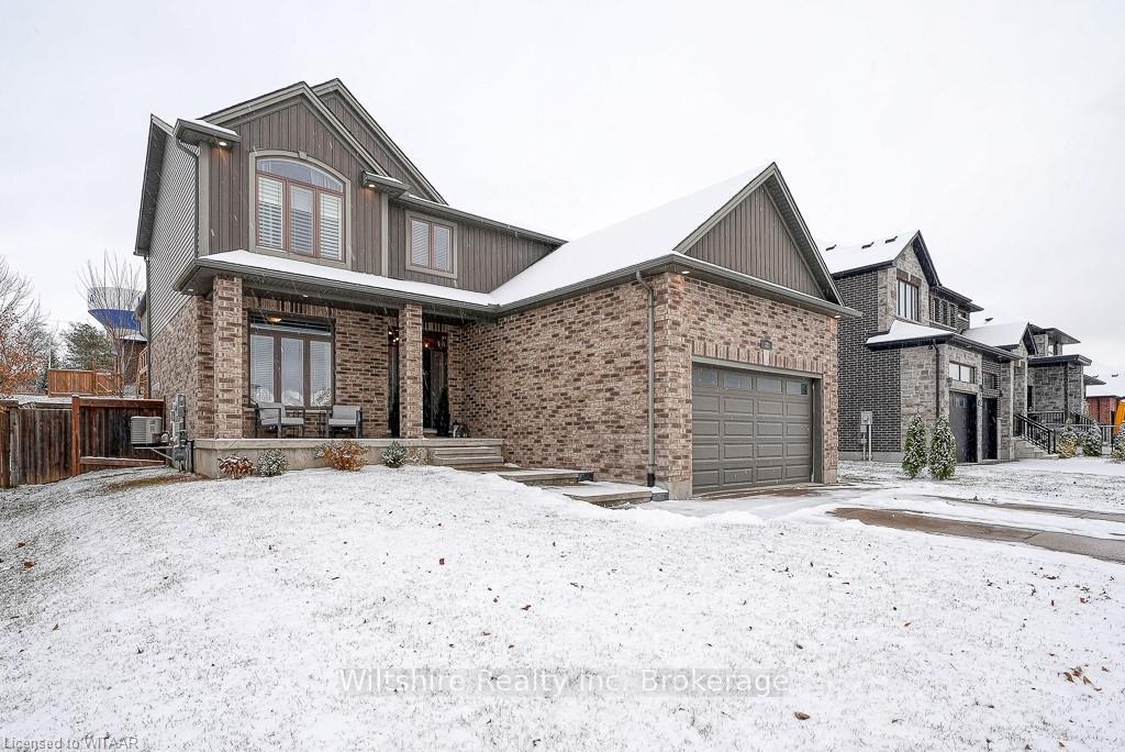 Photo 2 of 82 Fieldstone Crescent N, Middlesex Centre, Komoka — HOMEH