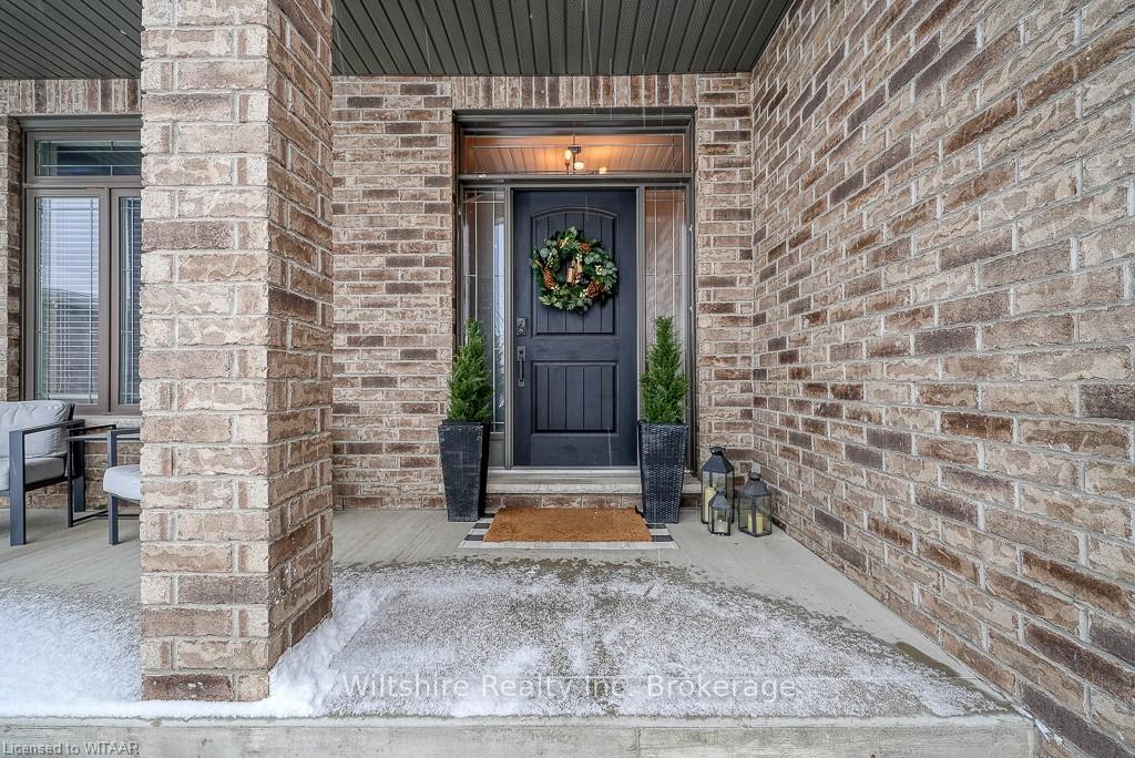 Photo 5 of 82 Fieldstone Crescent N, Middlesex Centre, Komoka — HOMEH