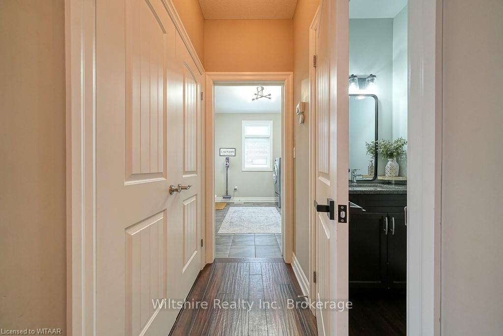 Photo 8 of 82 Fieldstone Crescent N, Middlesex Centre, Komoka — HOMEH