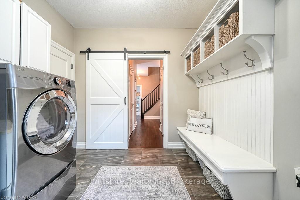 Photo 9 of 82 Fieldstone Crescent N, Middlesex Centre, Komoka — HOMEH