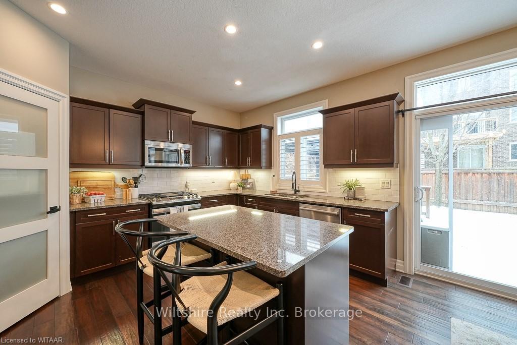 Photo 15 of 82 Fieldstone Crescent N, Middlesex Centre, Komoka — HOMEH