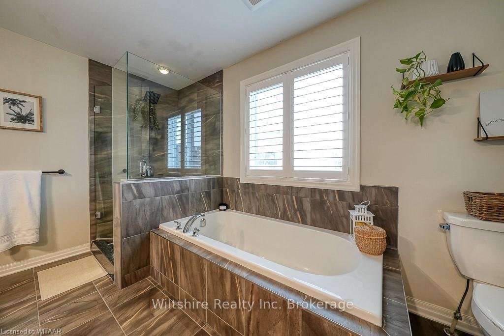 Photo 24 of 82 Fieldstone Crescent N, Middlesex Centre, Komoka — HOMEH