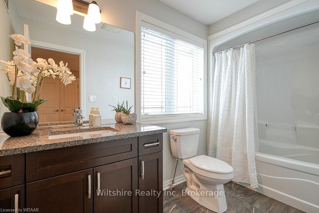 Photo 29 of 82 Fieldstone Crescent N, Middlesex Centre, Komoka — HOMEH