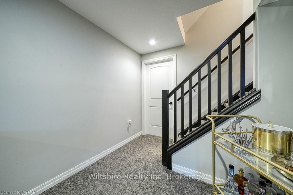 Photo 30 of 82 Fieldstone Crescent N, Middlesex Centre, Komoka — HOMEH