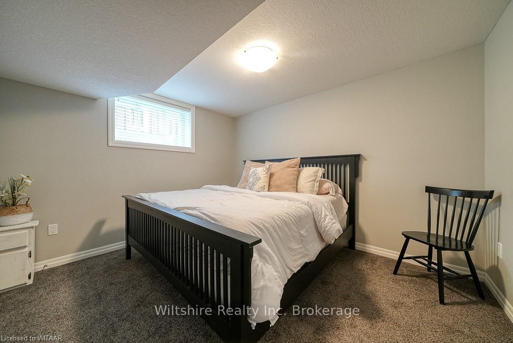 Photo 34 of 82 Fieldstone Crescent N, Middlesex Centre, Komoka — HOMEH