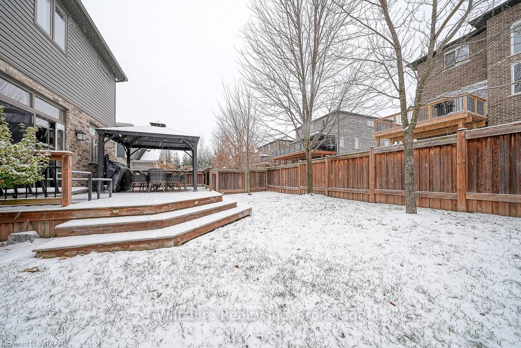 Photo 39 of 82 Fieldstone Crescent N, Middlesex Centre, Komoka — HOMEH