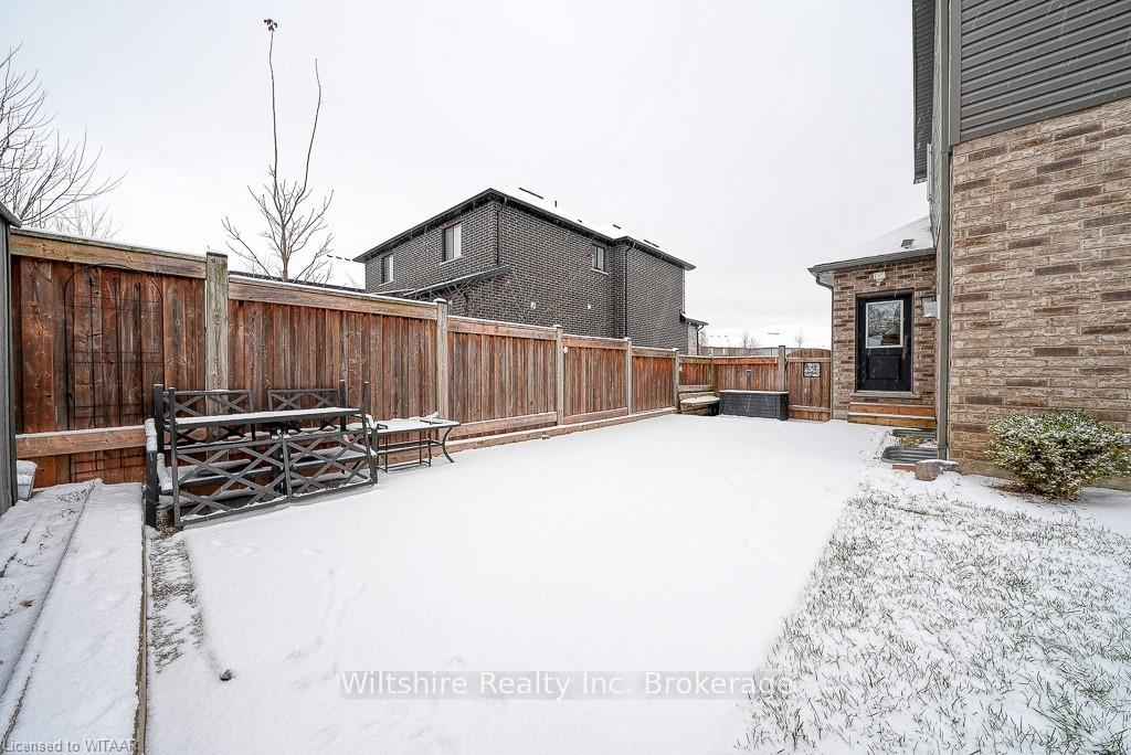 Photo 41 of 82 Fieldstone Crescent N, Middlesex Centre, Komoka — HOMEH