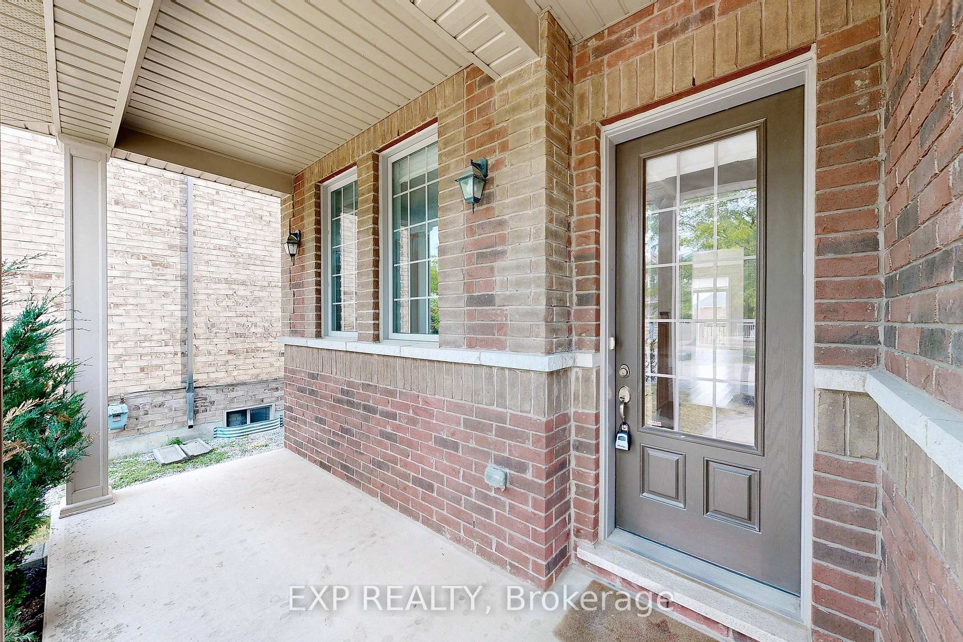 Photo 2 of 71 Manila Avenue, Markham, Berczy — HOMEH