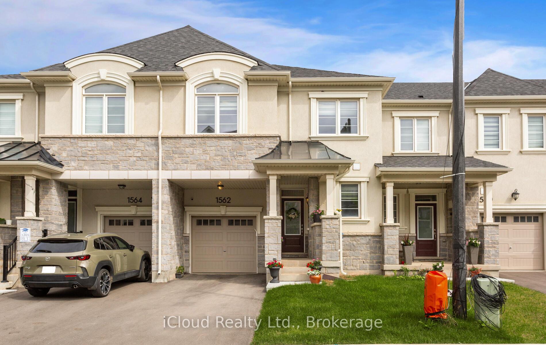 Photo 3 of 1562 Denison Place, Milton, Bowes — HOMEH