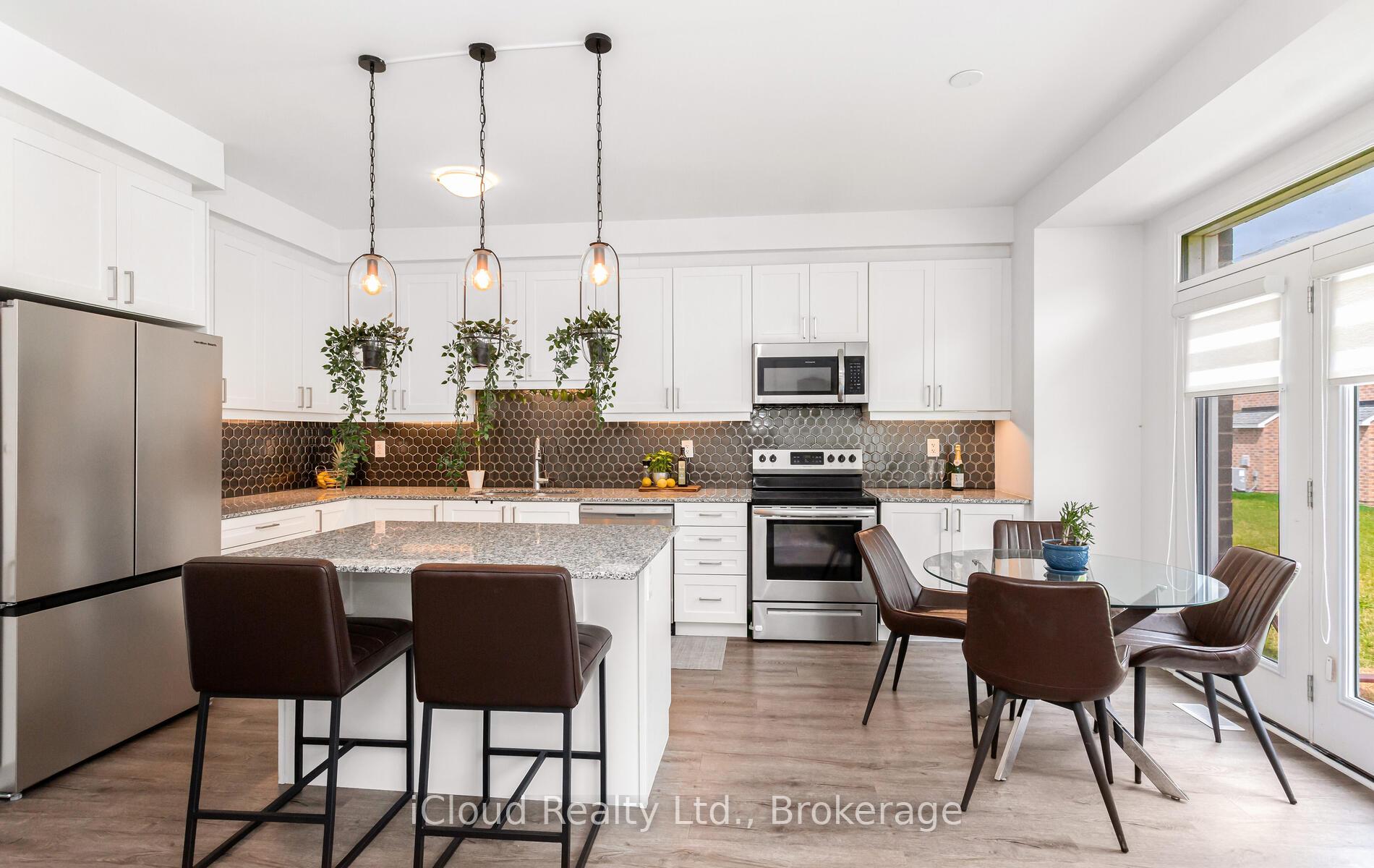 Photo 24 of 1562 Denison Place, Milton, Bowes — HOMEH