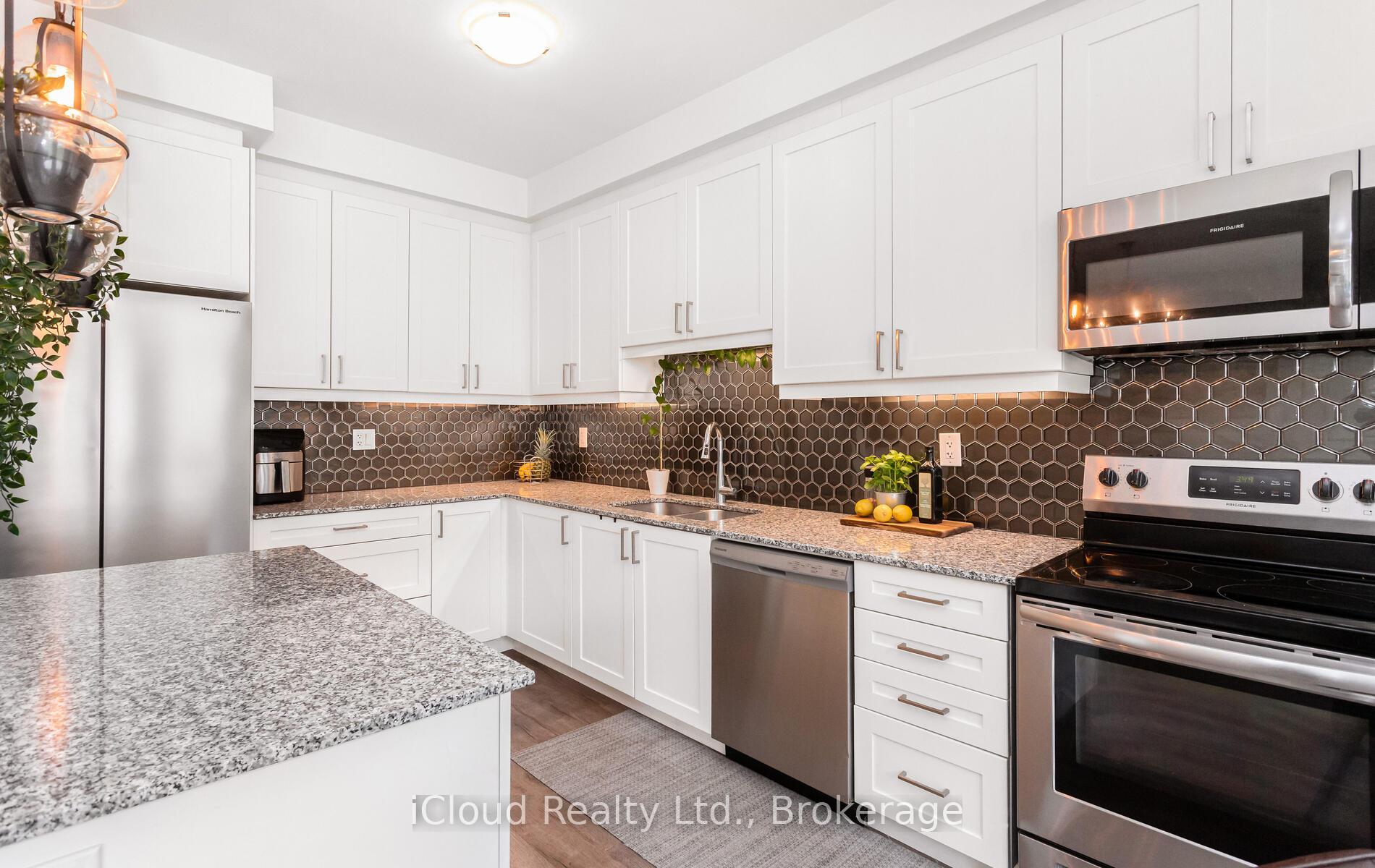 Photo 33 of 1562 Denison Place, Milton, Bowes — HOMEH