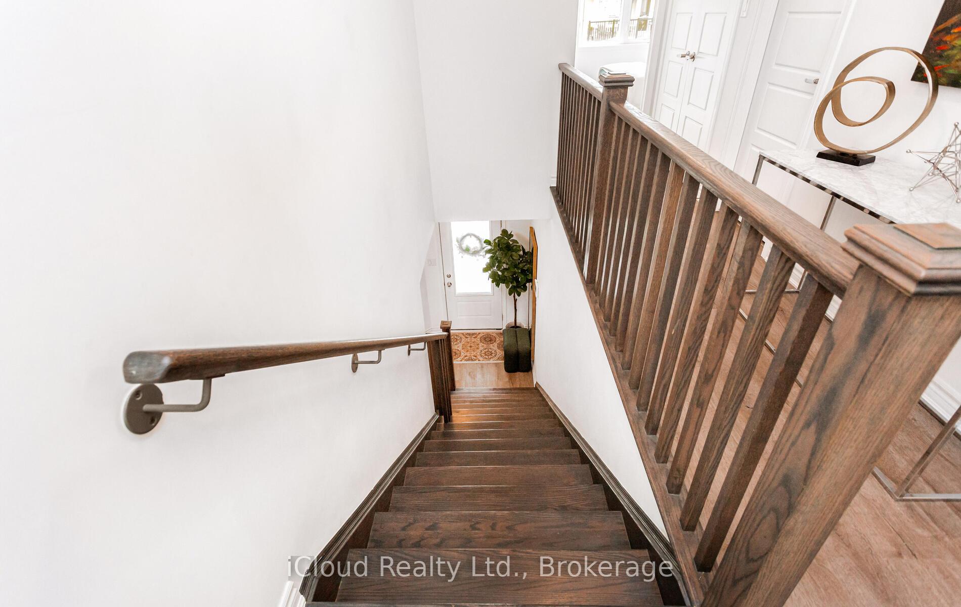 Photo 39 of 1562 Denison Place, Milton, Bowes — HOMEH