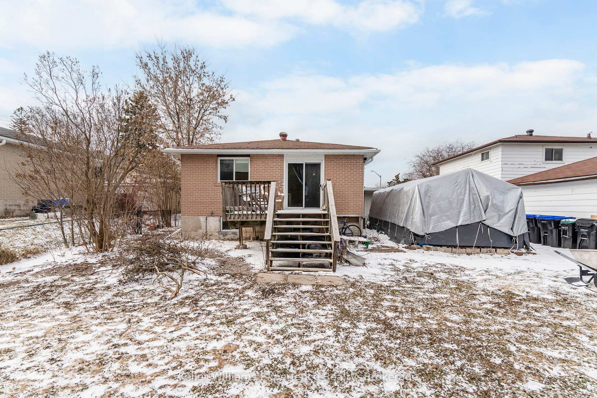 Photo 2 of 701 Bayview Drive, Midland — HOMEH