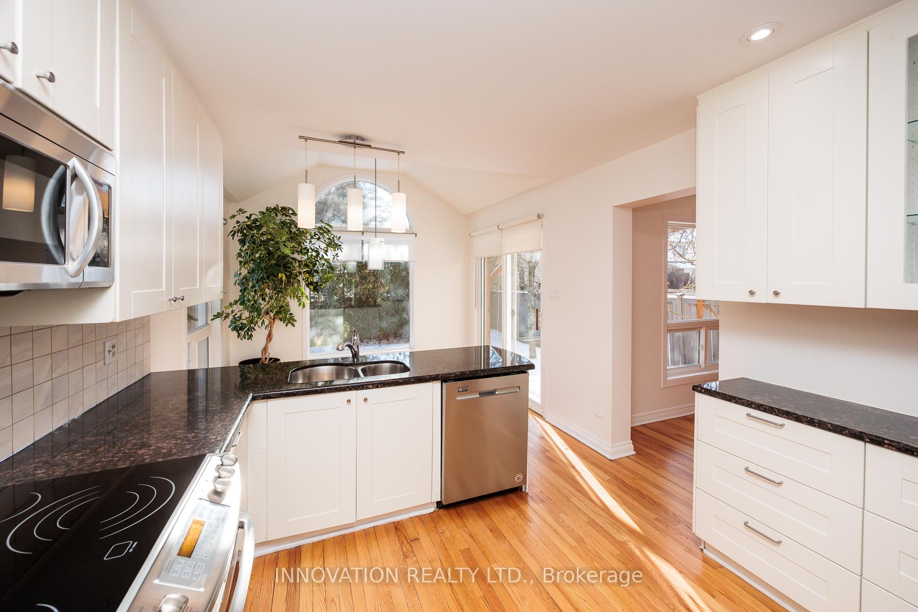 Photo 8 of 44 Dartmoor Drive, Ottawa, Kanata - Bridlewood — HOMEH