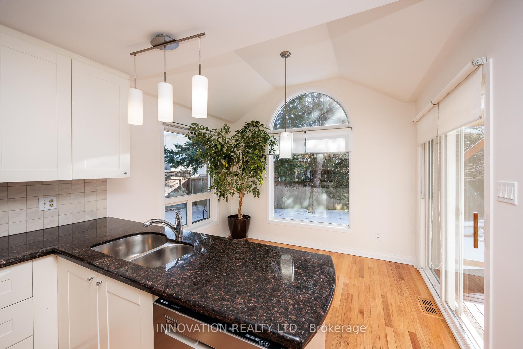 Photo 11 of 44 Dartmoor Drive, Ottawa, Kanata - Bridlewood — HOMEH