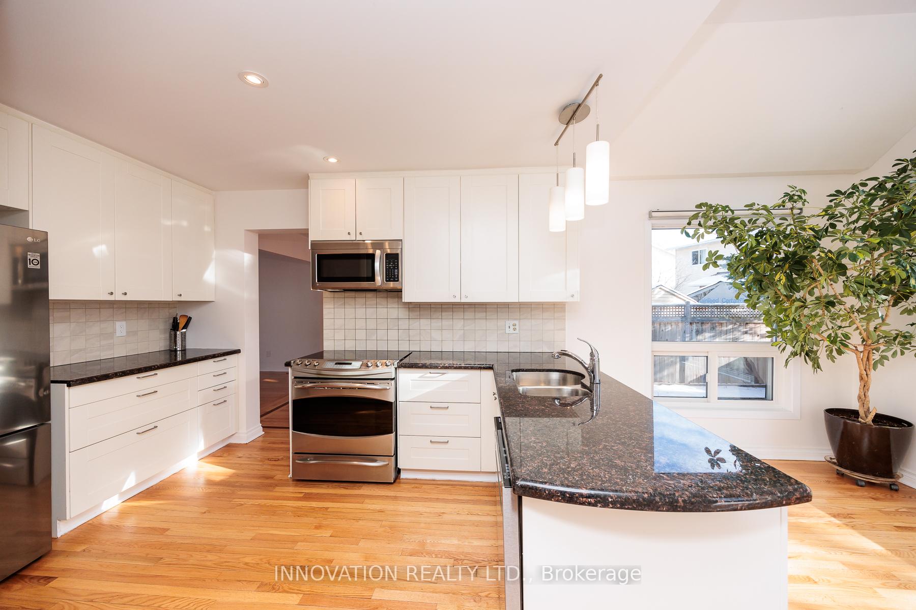 Photo 14 of 44 Dartmoor Drive, Ottawa, Kanata - Bridlewood — HOMEH