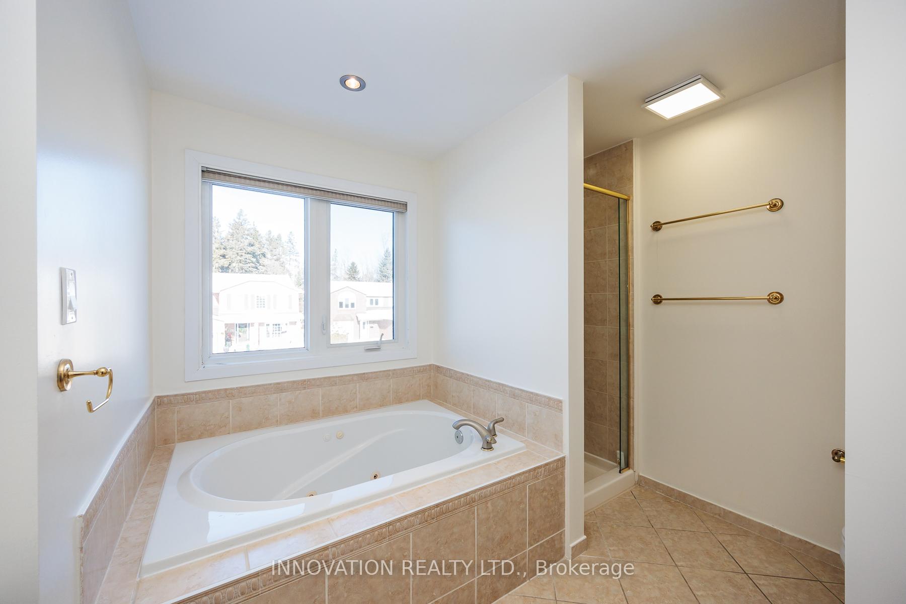 Photo 23 of 44 Dartmoor Drive, Ottawa, Kanata - Bridlewood — HOMEH