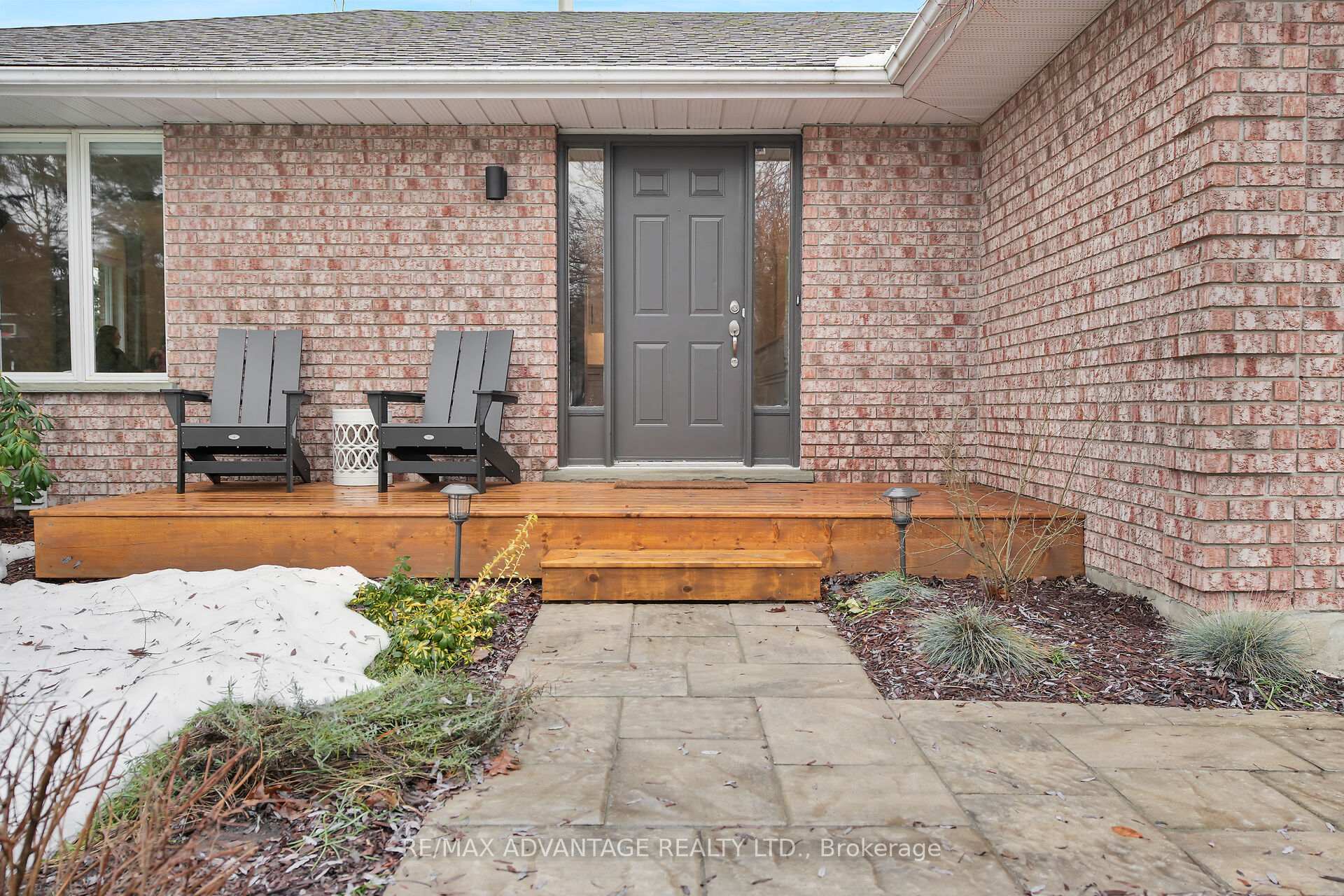 Photo 2 of 126 Brookfield Street, Middlesex Centre, Denfield — HOMEH
