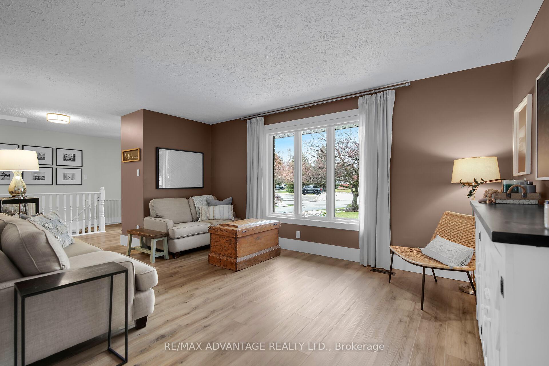 Photo 7 of 126 Brookfield Street, Middlesex Centre, Denfield — HOMEH