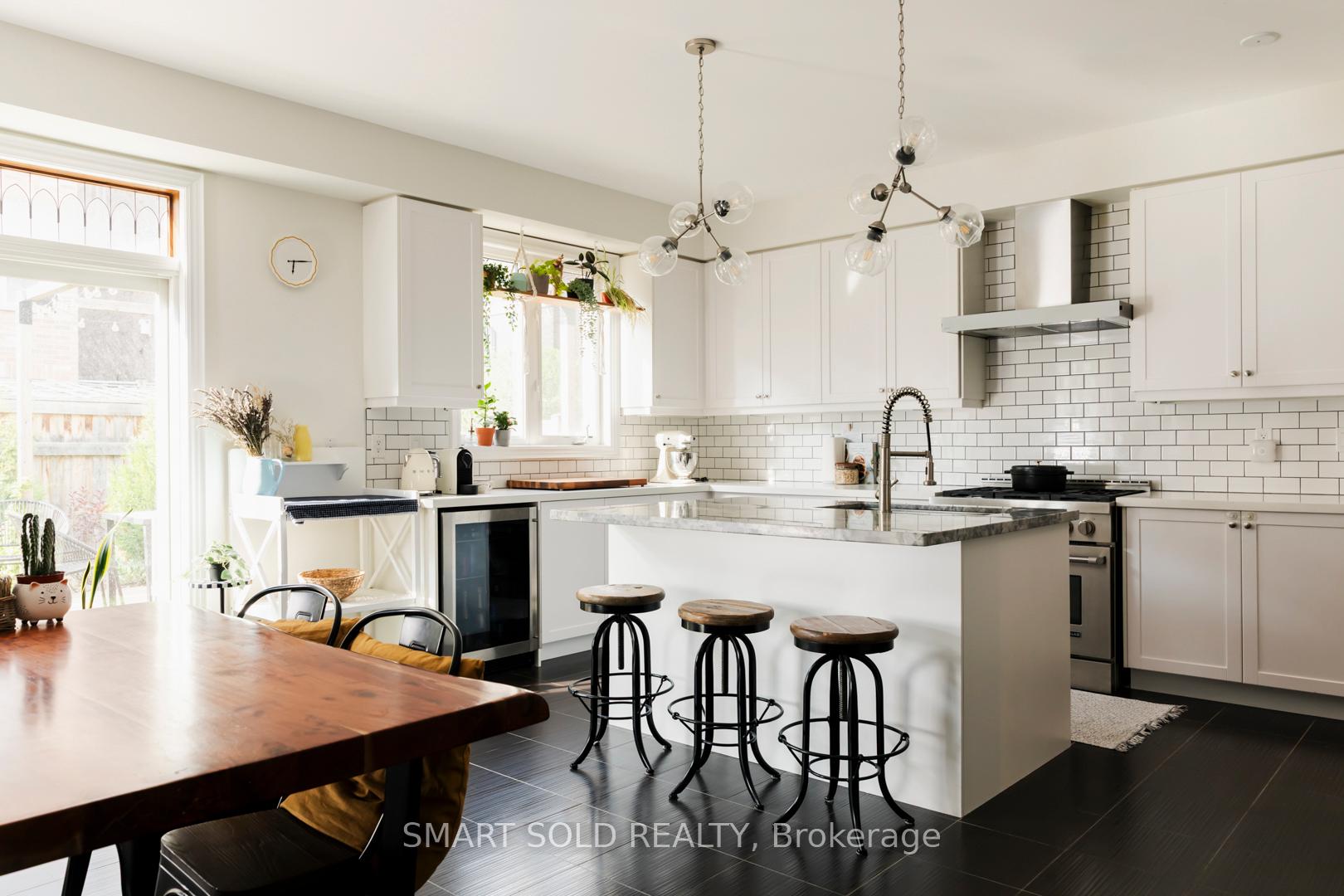 Photo 8 of 16 Beckett Avenue, Markham, Berczy — HOMEH