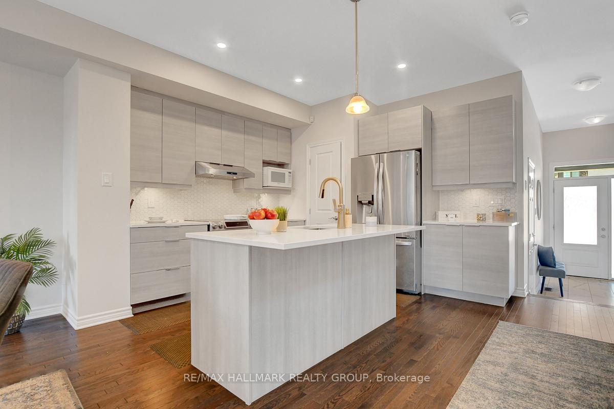 Photo 4 of 201 Tim Sheehan Place, Ottawa, Kanata - Emerald Meadows/Trailwest — HOMEH