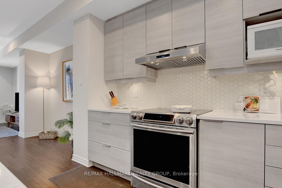 Photo 10 of 201 Tim Sheehan Place, Ottawa, Kanata - Emerald Meadows/Trailwest — HOMEH